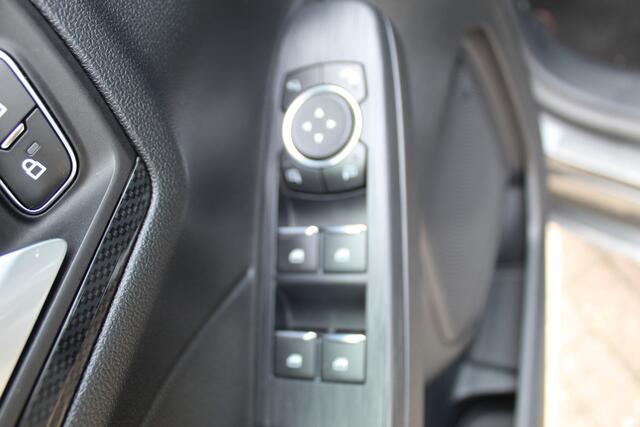 Ford KUGA 2.5 PHEV ST-Line X , 225pk , 1500kg Trekgewicht Naviagtie , Trekhaak , BenO audiosysteem , Camera Cruise control , Stoel en Voorruitverwarming