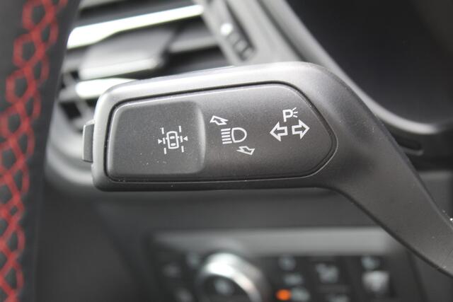Ford KUGA 2.5 PHEV ST-Line X , 225pk , 1500kg Trekgewicht Naviagtie , Trekhaak , BenO audiosysteem , Camera Cruise control , Stoel en Voorruitverwarming