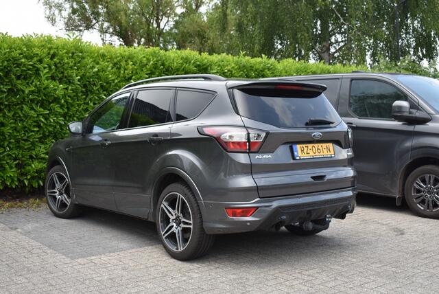 Ford KUGA 1.5 EcoB. ST Line Trekh, Winter pack