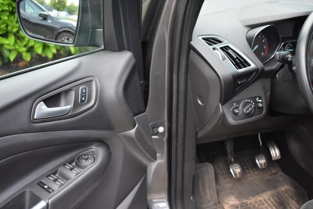 Ford KUGA 1.5 EcoB. ST Line Trekh, Winter pack