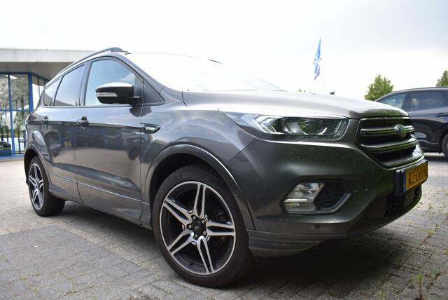 Ford KUGA 1.5 EcoB. ST Line Trekh, Winter pack