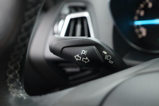 Ford KUGA 1.5 EcoBoost Titanium | Rijklaar! | Stoelverw. | Camera | Nav+App.Connect | Cruise | LED | Climate | Half-Leder | DAB | Bluetooth V