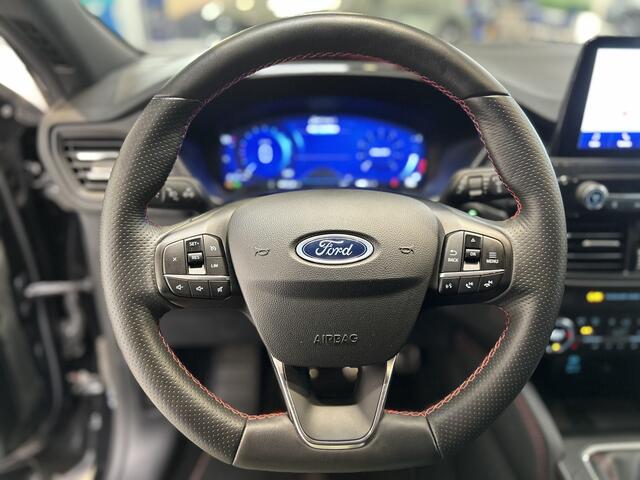 Ford KUGA 1.5 EcoBoost 150 pk ST-Line | Winter Pack | Navi | Clima | Cruise | LED | 4 seiz. banden | 100% dealer onderh.