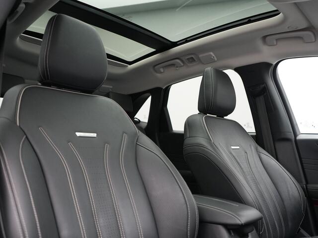 Ford KUGA 2.5 Vignale PHEV 225pk Dealer O.H. | Panodak | Adaptive Cruise | 360 Camera | Bang & Olufsen | Lederen Comfortzetels Memory & Verwarmd | Stuur Verwarmd | Keyless | Blis | Apple Carplay | Navigatie | DAB | Plug In Hybrid |