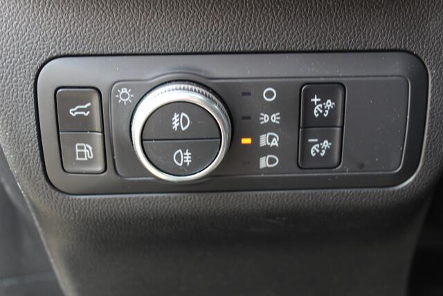 Ford KUGA 2.5 PHEV ST-Line X , 1500kg Trekgewicht , Slechts 35000km Navigatie, Stoel,stuur en voorruitverwarming, Climate control Trekhaak , Bluetooth , Head-up display , BenO audio systeem