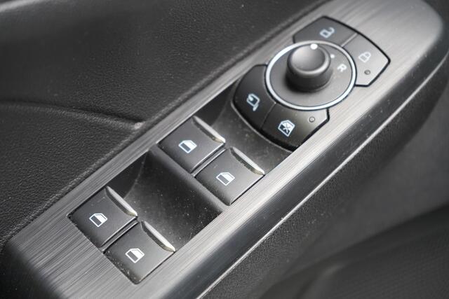 Ford KUGA 2.5 PHEV ST-Line | SoH 100% | Black Pakket | Blind-Spot | Stuurverwarming | Carplay | Navigatie