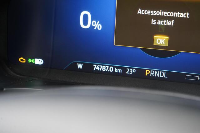 Ford KUGA 2.5 PHEV ST-Line | SoH 100% | Black Pakket | Blind-Spot | Stuurverwarming | Carplay | Navigatie