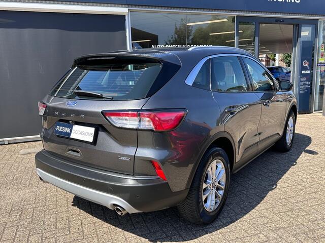 Ford KUGA 2.5 PHEV TITANIUM