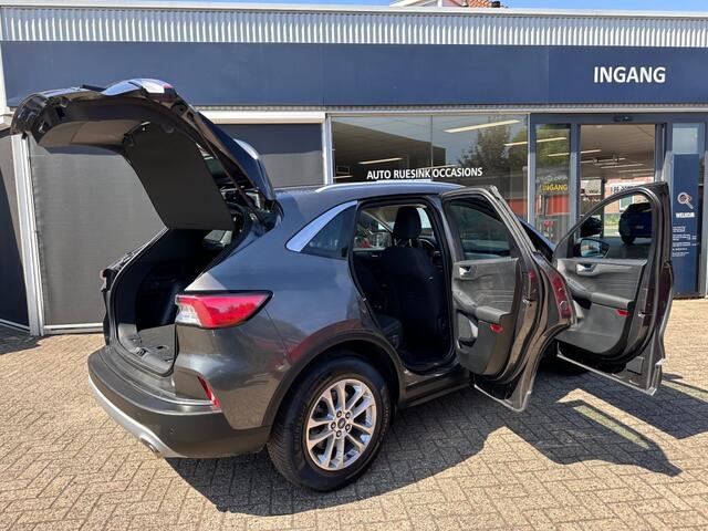 Ford KUGA 2.5 PHEV TITANIUM