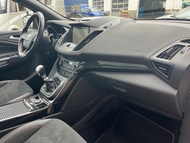 Ford KUGA 1.5 EcoB. ST Line Clima Cruise Pano CarPlay
