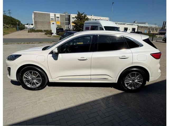 Ford KUGA 2.5 PHEV Vignale | Wegklapbare trekhaak | Winter Pack | Camera | Dodehoeksensoren | Head up display | Koplampen adaptief | Bang&Olufsen | Elektrische achterklep
