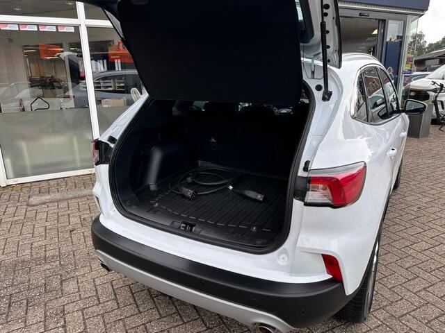 Ford KUGA 2.5 PHEV TITANIUM