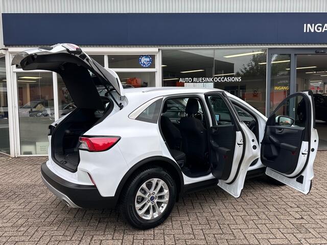 Ford KUGA 2.5 PHEV TITANIUM