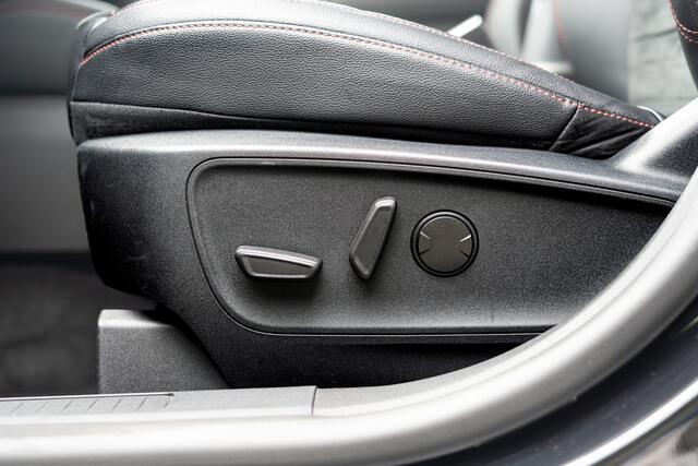 Ford KUGA 1,5 150 pk ST-Line X, driverpack, winterpack, B&O sound, trekhaak, lederen bekleding