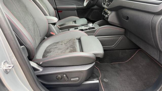 Ford KUGA 2.5 PHEV ST-LINE X / BLACK PACK / TREKHAAK