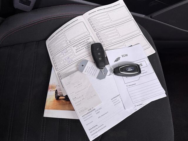 Ford KUGA 1.5 EcoBoost ST Line | Cruise Control | Camera | Stuur- Stoelverwarming!