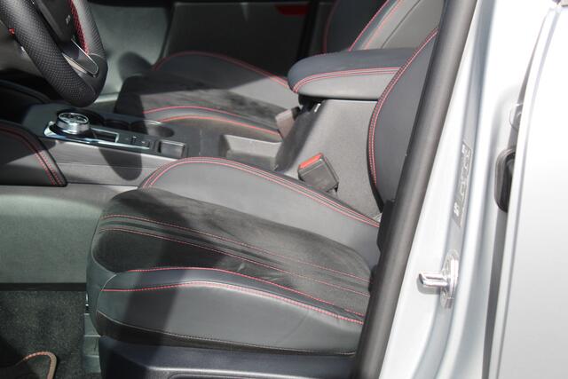 Ford KUGA 2.5-243pk PHEV ST-Line X , Trekgewicht 2100kg Febr. 2026, slechts 12.000km ! Autm. airco dual, elektr. panodak, elektr. trekhaak, elektr. achterklep, leer/alcantara, klep, LED verl., navigatie, telefoonvoorb., stoel-, stuur-, voorraam- en achterbankverw., side- en lan