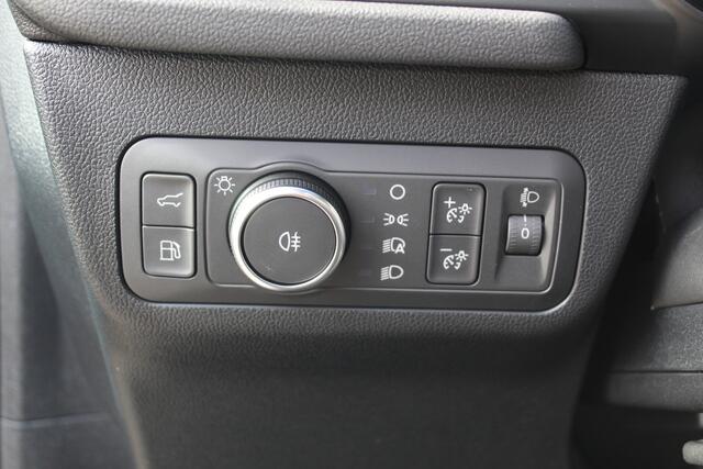 Ford KUGA 2.5-243pk PHEV ST-Line X , Trekgewicht 2100kg Febr. 2026, slechts 12.000km ! Autm. airco dual, elektr. panodak, elektr. trekhaak, elektr. achterklep, leer/alcantara, klep, LED verl., navigatie, telefoonvoorb., stoel-, stuur-, voorraam- en achterbankverw., side- en lan