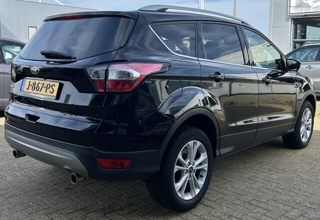 Ford KUGA 1.5 EcoBoost Titanium 150PK | ZEER NETTE STAAT | Achteruitrijcamera | SONY Audio | Elektrische Achterklep | Parkeersensoren | Navigatie | Stoelverwarming | Stuurverwarming | Voorruitverwarming | Climate Control | Cruise Control | 2 Sleutels | APK tot 30-08-2027 |