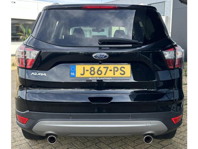 Ford KUGA 1.5 EcoBoost Titanium 150PK | ZEER NETTE STAAT | Achteruitrijcamera | SONY Audio | Elektrische Achterklep | Parkeersensoren | Navigatie | Stoelverwarming | Stuurverwarming | Voorruitverwarming | Climate Control | Cruise Control | 2 Sleutels | APK tot 30-08-2027 |
