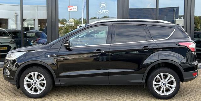 Ford KUGA 1.5 EcoBoost Titanium 150PK | ZEER NETTE STAAT | Achteruitrijcamera | SONY Audio | Elektrische Achterklep | Parkeersensoren | Navigatie | Stoelverwarming | Stuurverwarming | Voorruitverwarming | Climate Control | Cruise Control | 2 Sleutels | APK tot 30-08-2027 |