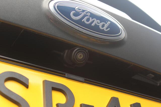 Ford KUGA 1.5 Titanium | Incl. 12 maanden garantie | Voorstoelen verwarmd | Verwarmd stuurwiel | Voorruit verwarming | Bluetooth | DAB | Climate control | Cruise control | Elektrische achterklep | Lichtmetalen velgen