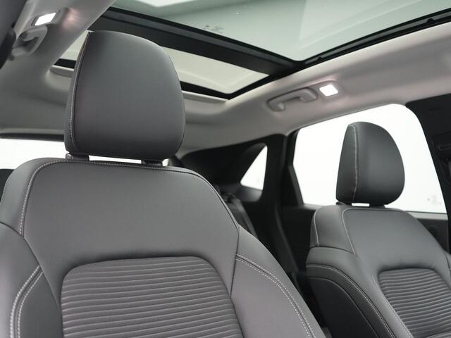 Ford KUGA 2.5 Titanium X PHEV 225pk Dealer O.H | Trekhaak Af Fabriek | Panodak | Adaptive Cruise | 360 Camera | Head Up | Bang & Olufsen | Sportstoelen & Stuur Verwarmd | Apple Carplay | Keyless | Pilot Assist | Virtual | Navigatie | DAB | 17" L.M | Plug In Hybrid |