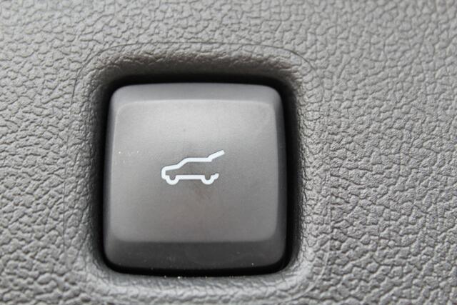 Ford KUGA 2.5-243pk PHEV ST-Line X. Febr. 2026, slechts 8.400km ! Autm. airco dual, elektr. panodak, elektr. trekhaak, elektr. achterklep, leer/alcantara, klep, LED verl., navigatie, telefoonvoorb., stoel-, stuur-, voorraam- en achterbankverw., side- en lan
