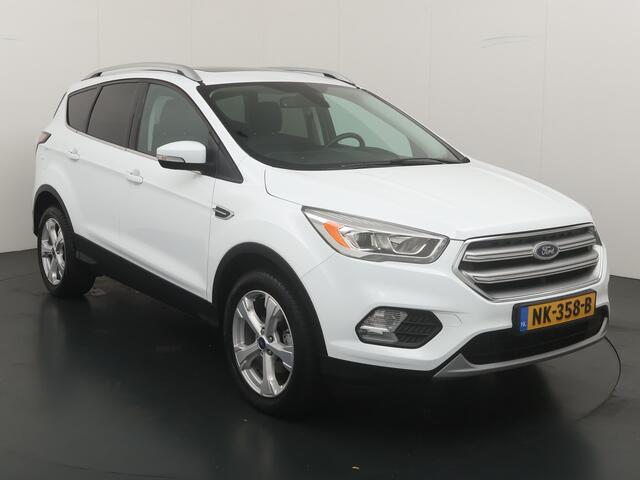 Ford KUGA 1.5 EcoBoost Titanium 150pk | Pano | Trekhaak | Cruise | Climate Control | NL auto | Apple/Android auto | All seasons |