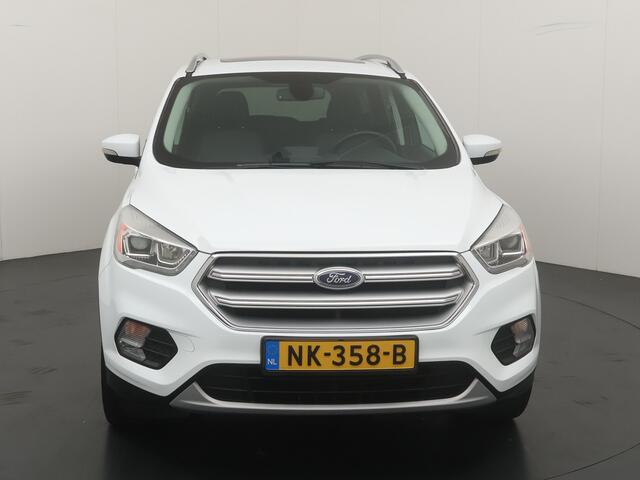Ford KUGA 1.5 EcoBoost Titanium 150pk | Pano | Trekhaak | Cruise | Climate Control | NL auto | Apple/Android auto | All seasons |