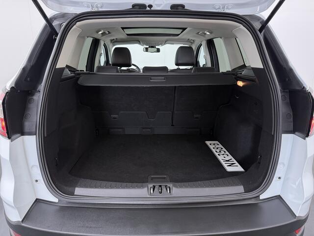 Ford KUGA 1.5 EcoBoost Titanium 150pk | Pano | Trekhaak | Cruise | Climate Control | NL auto | Apple/Android auto | All seasons |