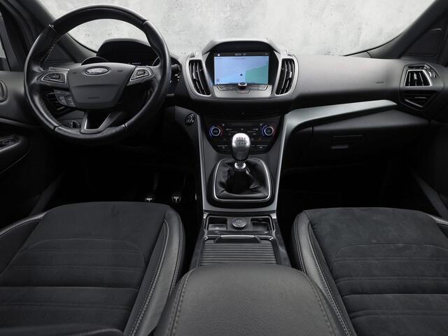 Ford KUGA 1.5 EcoBoost ST Line (PANORAMADAK, APPLE CARPLAY, GROOT NAVI, STUUR/STOELVERWARMING, CAMERA, SPORTSTOELEN, GETINT GLAS, TREKHAAK, CRUISE, NIEUWE APK, NIEUWSTAAT)