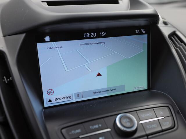Ford KUGA 1.5 EcoBoost ST Line (PANORAMADAK, APPLE CARPLAY, GROOT NAVI, STUUR/STOELVERWARMING, CAMERA, SPORTSTOELEN, GETINT GLAS, TREKHAAK, CRUISE, NIEUWE APK, NIEUWSTAAT)