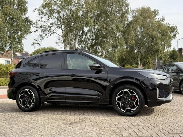 Ford KUGA 2.5 PHEV ST-Line X 243pk | Panoramadak | Wegklapbare trekhaak | Head up Display | Adaptive LED | Bang&Olufsen | AGR-stoelen | 2.100 kg trekgewicht