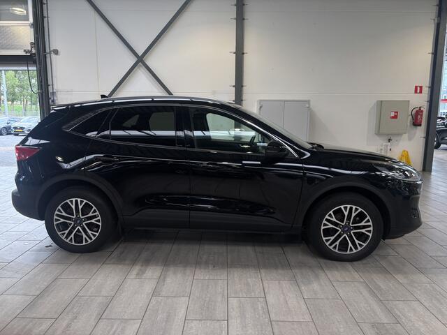 Ford KUGA 2.5 PHEV 225 pk Titanium | Trekhaak | Winterpack | Elekt. achterklep | Keyless | 18" LMV | 100% dealer onderhouden |