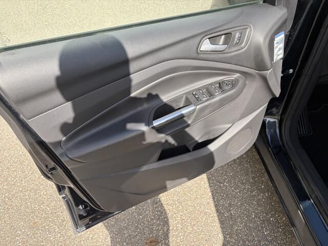 Ford KUGA 1.5 EcoBoost ST Line / AUTOMAAT / NAVI / CRUISE / 88dkm! / TREKHAAK