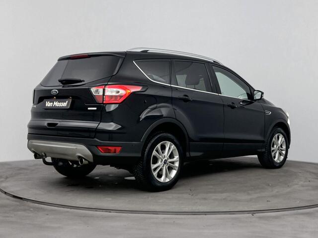 Ford KUGA 1.5 EcoBoost Titanium | Stoel & Stuurverwarming | Trekhaak | Parkeersensoren | Climate & Cruise Control | Navigatie | Keyless Entry | Voorruitverwarming |