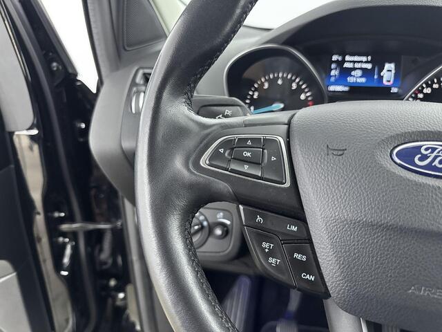 Ford KUGA 1.5 EcoBoost Titanium | Stoel & Stuurverwarming | Trekhaak | Parkeersensoren | Climate & Cruise Control | Navigatie | Keyless Entry | Voorruitverwarming |