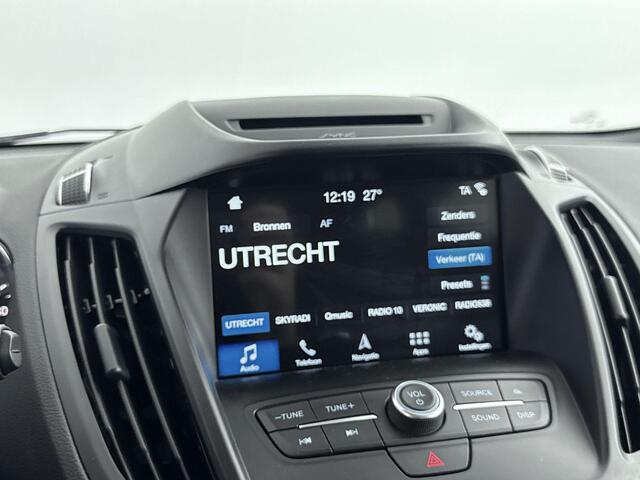 Ford KUGA 1.5 EcoBoost Titanium | Stoel & Stuurverwarming | Trekhaak | Parkeersensoren | Climate & Cruise Control | Navigatie | Keyless Entry | Voorruitverwarming |