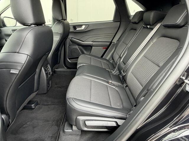 Ford KUGA 2.5 PHEV Titanium / Dealer Onderhouden / Trekgewicht 1.500 KG / Stoelverwarming / Verwarmde Voorruit / Navigatie / Elektrische Achterklep / Apple Carplay/Android Auto / Camera / Dual-Zone Climate Control / B&O Audio / Keyless Entry & Start /