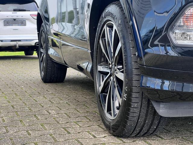 Ford KUGA 1.5 EcoBoost ST Line | Winterpack | Trekkaak | 2000kg trekgewicht | Panoramadak | 19 inch lichtmetalen velgen |