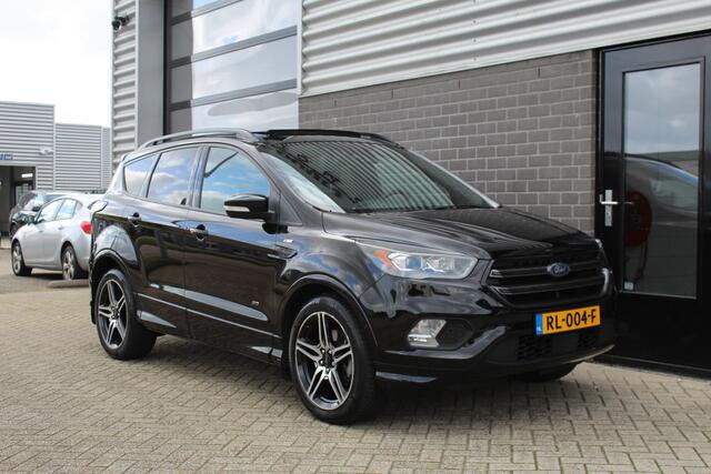 Ford KUGA 1.5 EcoBoost ST Line AWD / Panoramadak / Trekhaak