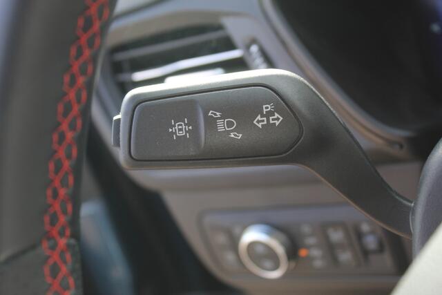 Ford KUGA 2.5 PHEV ST-Line X , 225pk , 1500kg Trekgewicht Climate control , Stoel en voorruitverwarming , Navigatie , Cruise control adaptief , Bluetooth , Camera
