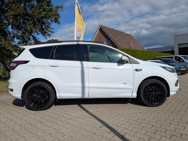 Ford KUGA 1.5 EcoBoost ST Line 4WD 182pk I Nieuwe distributie I Camera I Trekhaak I WinterPack I Panodak I Carplay