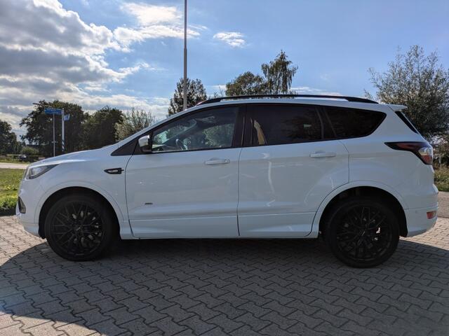 Ford KUGA 1.5 EcoBoost ST Line 4WD 182pk I Nieuwe distributie I Camera I Trekhaak I WinterPack I Panodak I Carplay