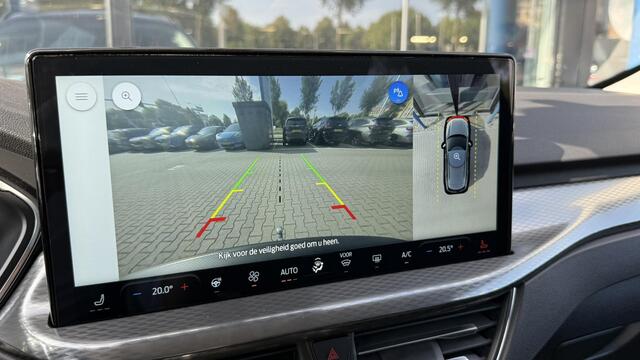 Ford KUGA 2.5 PHEV Titanium €4.000,- Voordeel | Direct beschikbaar | Driver assistance Pack | Wegklapbare trekhaak | Winterpakket | All season banden | Draadloos telefoonlader | 2.100 Kilo trekgewicht – foto 4