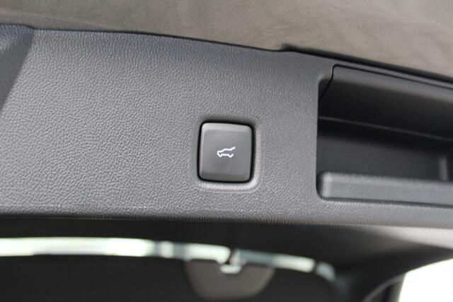 Ford KUGA 2.5 243 pk PHEV ST-Line X Febr. 2026, slechts 4.300km ! Autm. airco dual, elekt. achterklep, leer/alcantara, LED verl., navigatie, telefoonvoorb., stoel-, stuur-, voorraam- en achterbankverw., side- en lan – foto 10