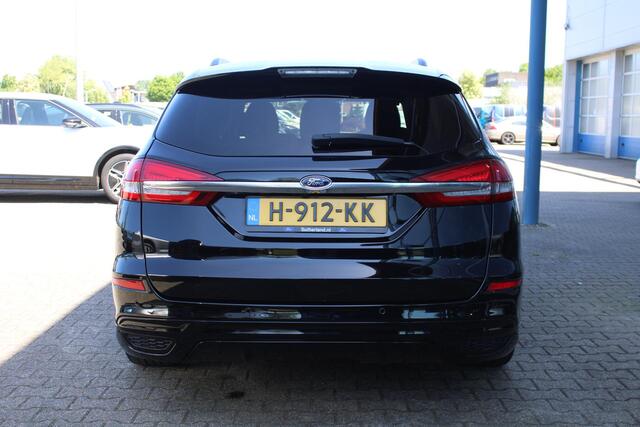 Ford MONDEO Wagon 1.5 Titanium Lease Edition | Trekhaak | Panorama Dak | Winterpack | Climate Control | Navigatie | Cruise Control |