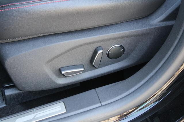 Ford MONDEO Wagon 1.5 Titanium Lease Edition | Trekhaak | Panorama Dak | Winterpack | Climate Control | Navigatie | Cruise Control |