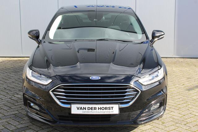 Ford MONDEO 1.5-165pk Business Edition. Het is genieten met deze fijne comfortabele Ford Mondeo ! Volautm. airco, navigatie, cruise cntrl, LM wielen, USB, keyless entry/keyless go, stoel- en voorraamverwarmw., parkeersensoren v+a, automatisch grootlicht, LED verl., e